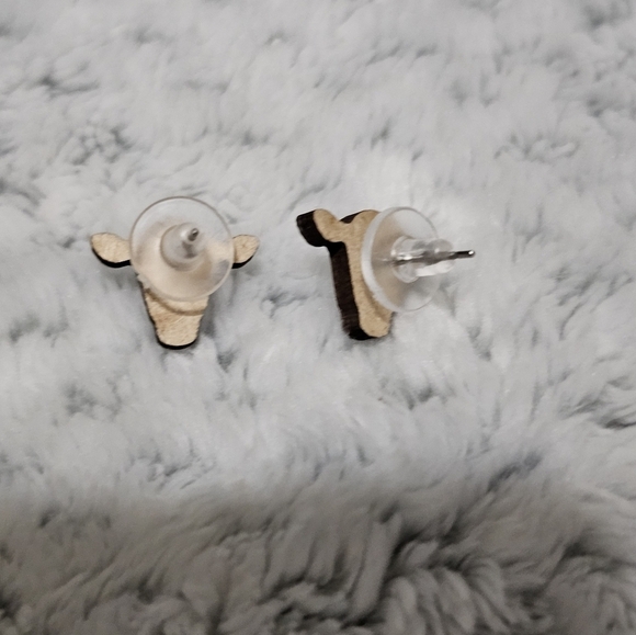 Cow Head Shape Wood Stud Earrings - Picture 3 of 3